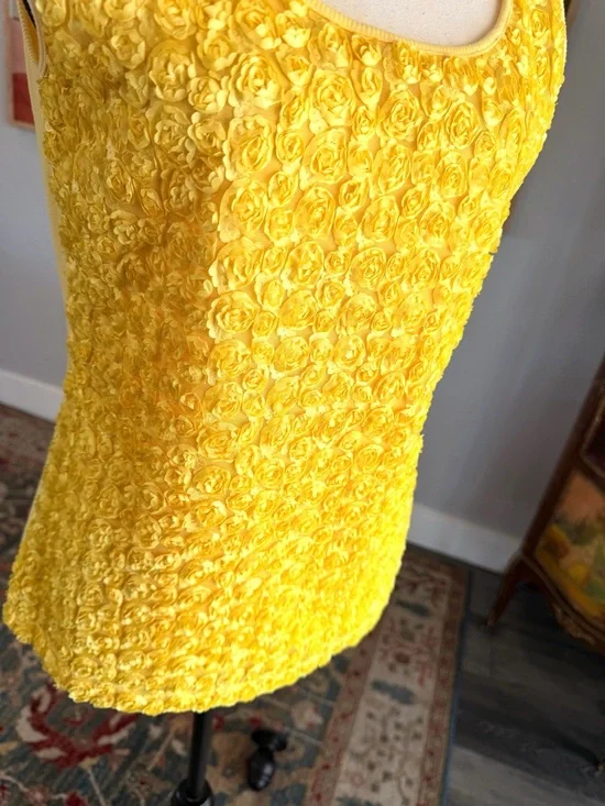 Yellow Rosette Floral Texture Tank Top - Picture 5 of 11